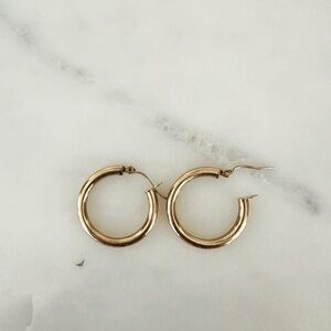 14kt Gold Hoop Earrings